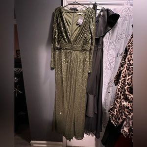 NWT Mac Duggal olive green sequin gown long sleeve